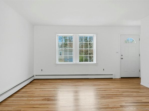 23 Amagansett Drive, Sound Beach NY 11789