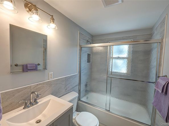 20 W Belmont Street, Bay Shore NY 11706