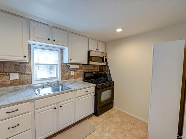 20 W Belmont Street, Bay Shore NY 11706