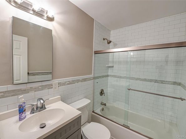 20 W Belmont Street, Bay Shore NY 11706
