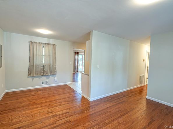 20 W Belmont Street, Bay Shore NY 11706