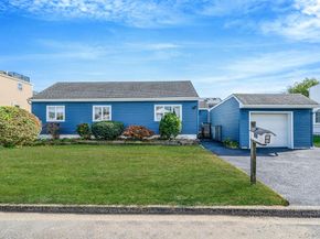 33 E. Seacrest Avenue, Lindenhurst NY 11757