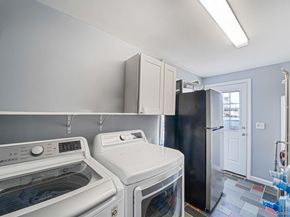 33 E. Seacrest Avenue, Lindenhurst NY 11757