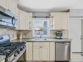 33 E. Seacrest Avenue, Lindenhurst NY 11757