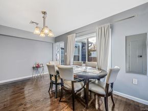 33 E. Seacrest Avenue, Lindenhurst NY 11757