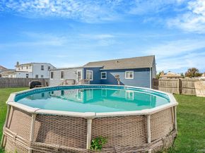 33 E. Seacrest Avenue, Lindenhurst NY 11757