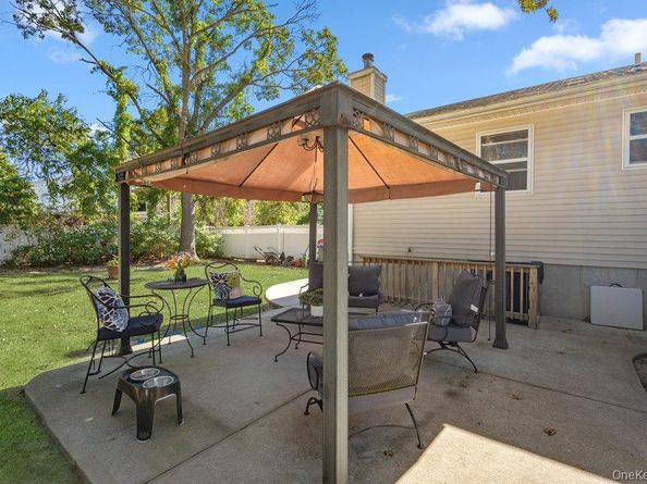 15 New York Avenue, Bay Shore NY 11706
