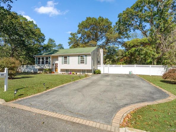 15 New York Avenue, Bay Shore NY 11706