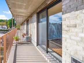 687 Bronx River Road 7C, Yonkers NY 10704