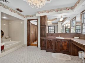 73 Reed Drive, Roslyn NY 11576