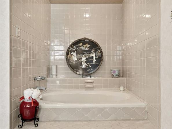 73 Reed Drive, Roslyn NY 11576