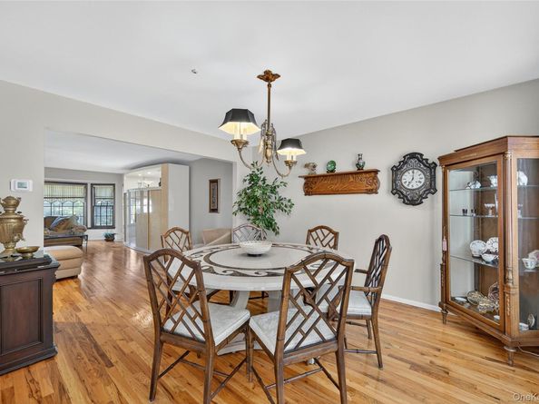 73 Reed Drive, Roslyn NY 11576