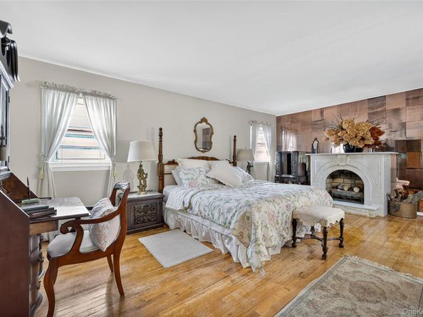 73 Reed Drive, Roslyn NY 11576