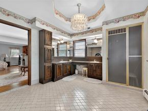 73 Reed Drive, Roslyn NY 11576