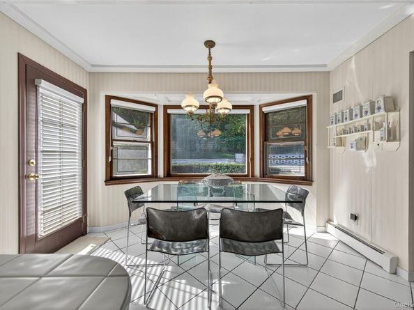 73 Reed Drive, Roslyn NY 11576