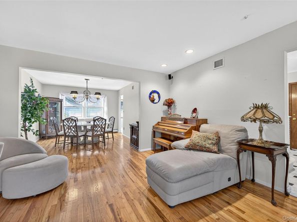 73 Reed Drive, Roslyn NY 11576