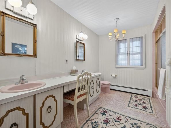 73 Reed Drive, Roslyn NY 11576