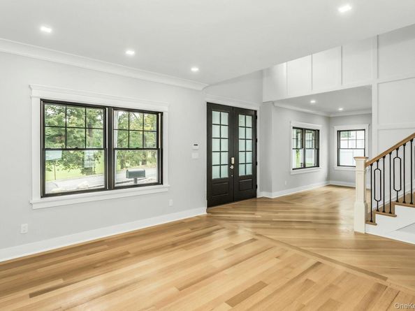 9 Hill Drive, Glen Head NY 11545