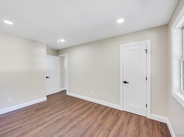 2 Pearl Place, Greenlawn NY 11740