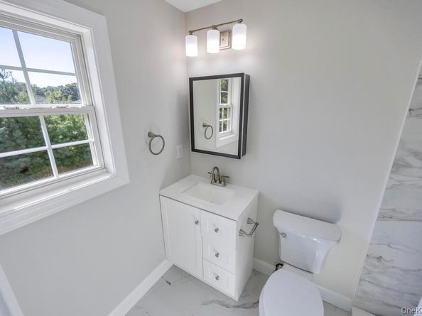 2 Pearl Place, Greenlawn NY 11740