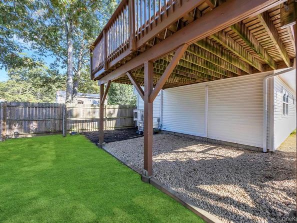 2 Pearl Place, Greenlawn NY 11740