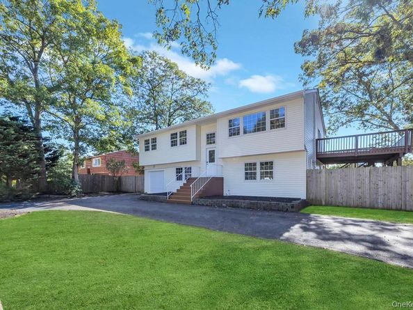 2 Pearl Place, Greenlawn NY 11740