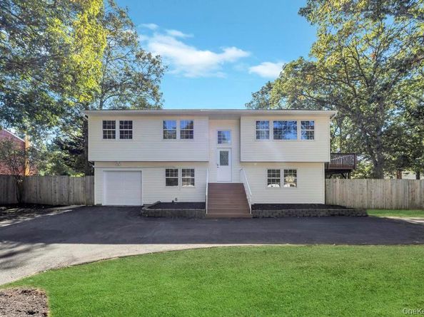 2 Pearl Place, Greenlawn NY 11740