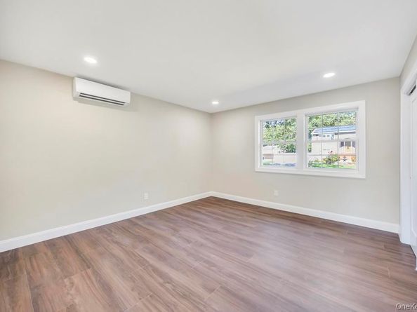 2 Pearl Place, Greenlawn NY 11740