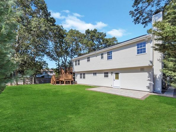 2 Pearl Place, Greenlawn NY 11740