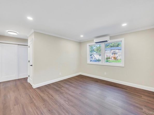 2 Pearl Place, Greenlawn NY 11740