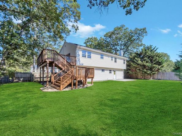 2 Pearl Place, Greenlawn NY 11740