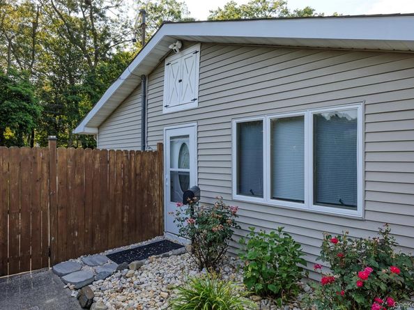 102 Sycamore Circle, Stony Brook NY 11790