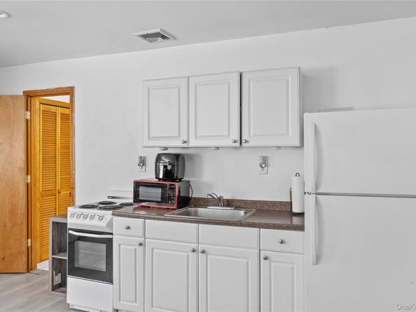 102 Sycamore Circle, Stony Brook NY 11790