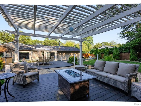 102 Sycamore Circle, Stony Brook NY 11790