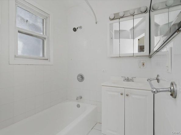 924 Hollywood Avenue, Bronx NY 10465