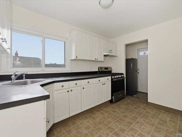 924 Hollywood Avenue, Bronx NY 10465