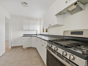 924 Hollywood Avenue, Bronx NY 10465