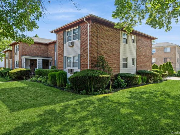 4 Windermere Place 6, Rockville Centre NY 11570