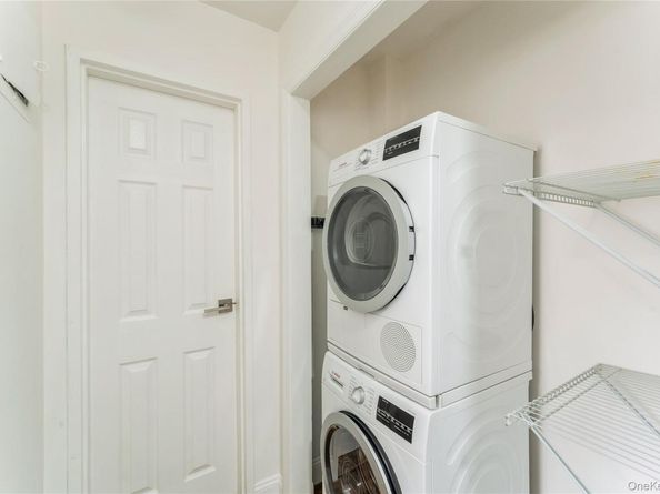 4 Windermere Place 6, Rockville Centre NY 11570