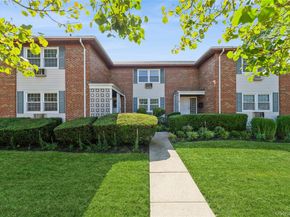 4 Windermere Place 6, Rockville Centre NY 11570