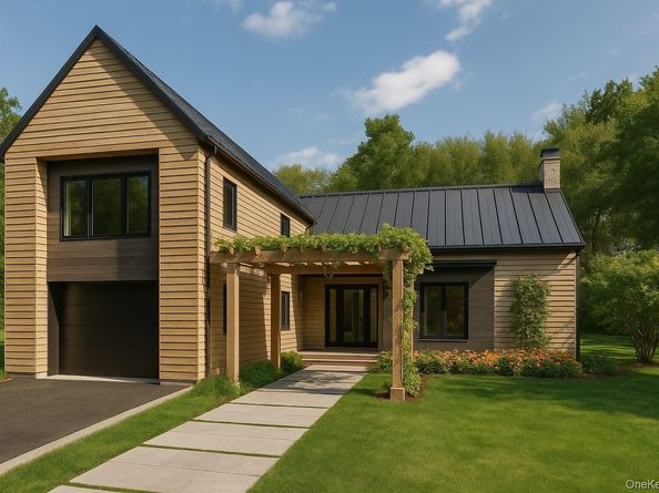 55 Newtown Road, Hampton Bays NY 11946