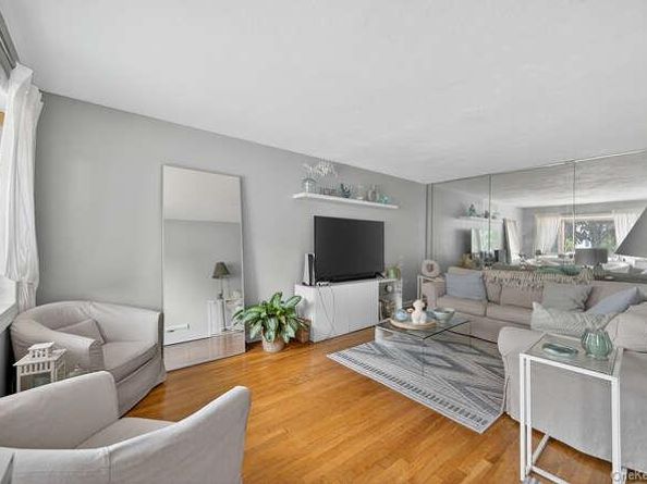 453 Andrews Road, Mineola NY 11501