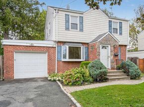 453 Andrews Road, Mineola NY 11501