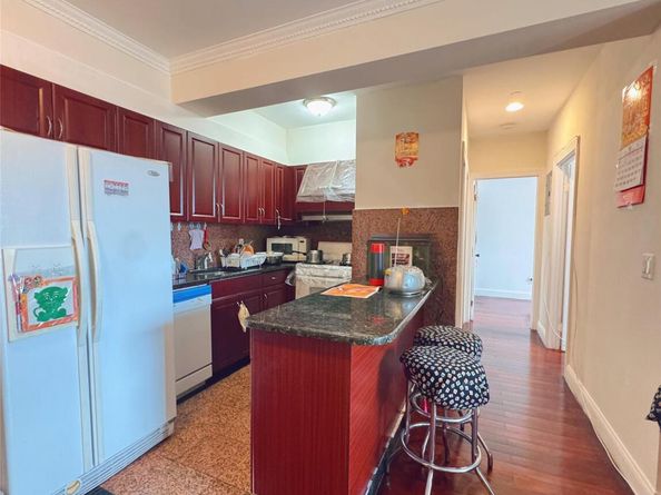 4105 College Point Boulevard 3, Flushing NY 11355