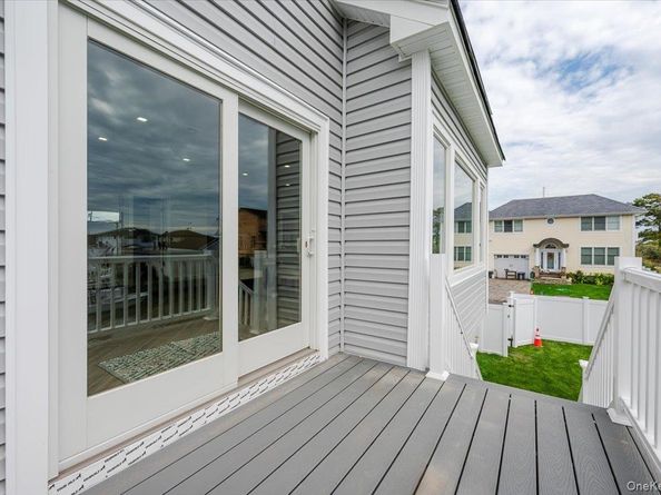 3695 S Somerset Drive, Seaford NY 11783