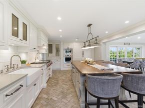 17 Winchester Lane, Huntington NY 11743