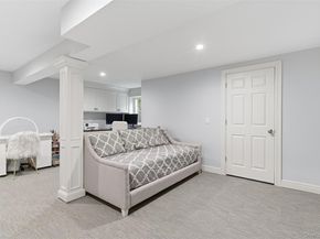 17 Winchester Lane, Huntington NY 11743