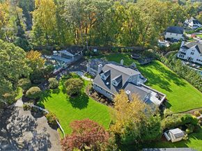 17 Winchester Lane, Huntington NY 11743