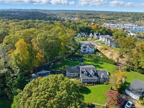 17 Winchester Lane, Huntington NY 11743