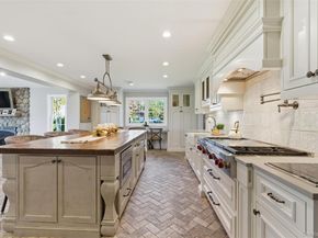 17 Winchester Lane, Huntington NY 11743